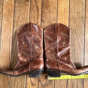 Brown cowgirl boots 71/2